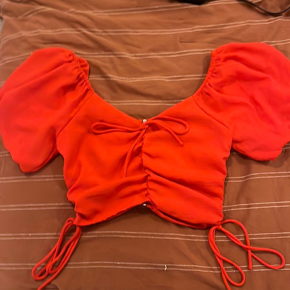 Red scrunched top